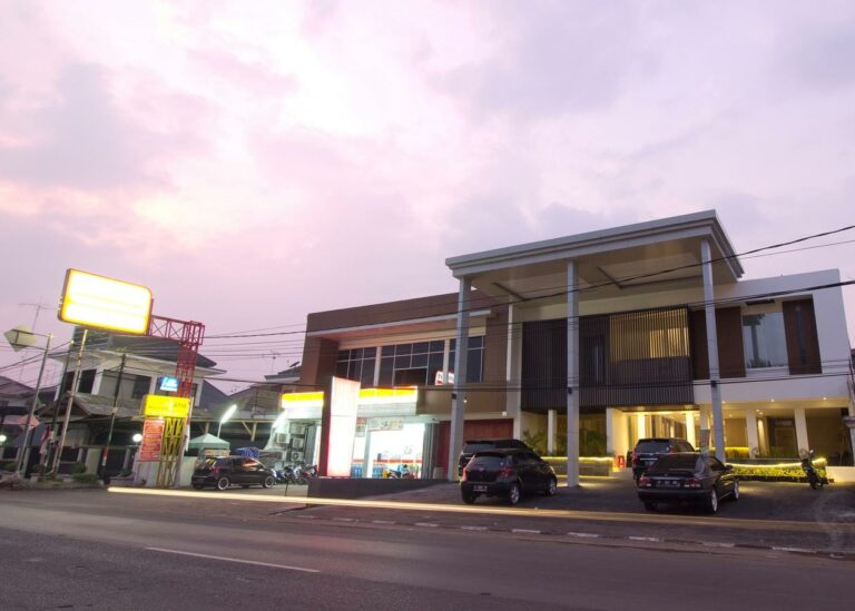 Top 10 Best Hotels in Cirebon - #1 Tech